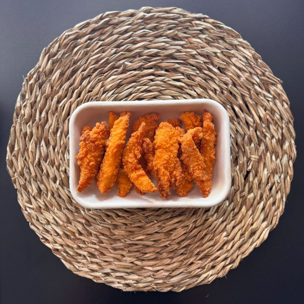 TIRAS DE POLLO CON CURRY ROJO Y SALSA DE MIEL Y MOSTAZA